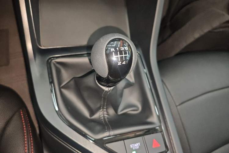 Used Roewe i5 2023 1.5L Manual Comfort Edition Gear Lever