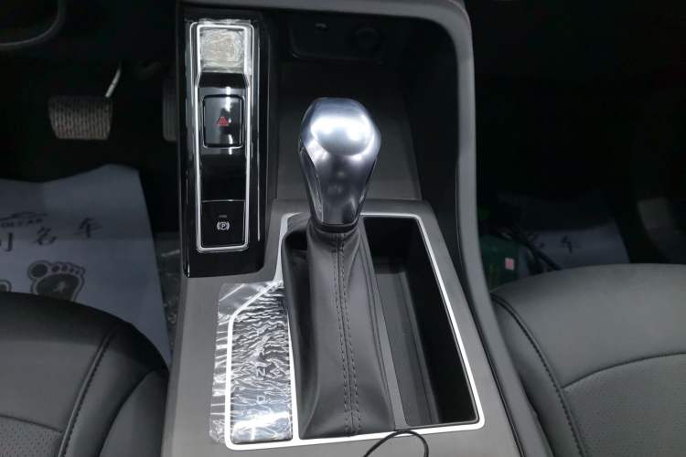 Used Roewe i5 2023 1.5L CVT Luxury Edition Gear Lever