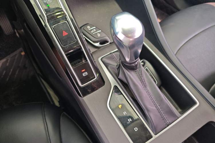 Used Roewe i5 2023 1.5L CVT Luxury Edition Gear Lever