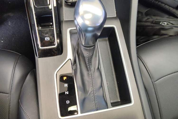 Used Roewe i5 2023 1.5L CVT Luxury Edition Gear Lever