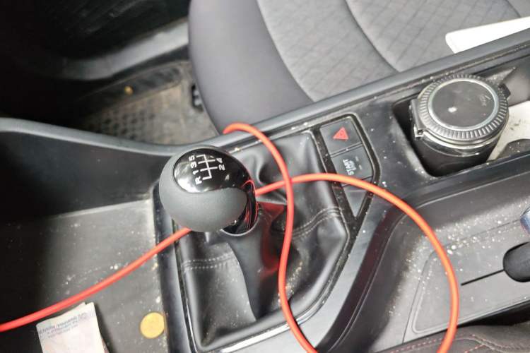 Used Roewe i5 2023 1.5L Manual Comfort Edition Gear Lever