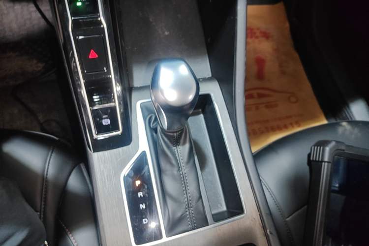 Used Roewe i5 2023 1.5L CVT Luxury Edition Gear Lever