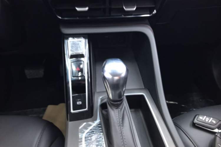 Used Roewe i5 2023 1.5L CVT Luxury Edition Gear Lever