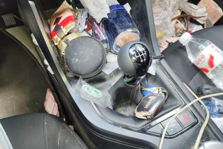 Used Roewe i5 2023 1.5L Manual Comfort Edition Gear Lever