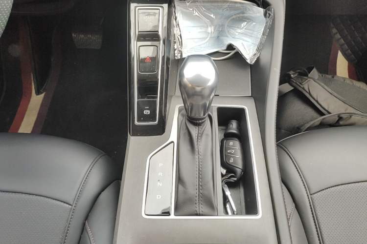 Used Roewe i5 2023 1.5L CVT Luxury Edition Gear Lever