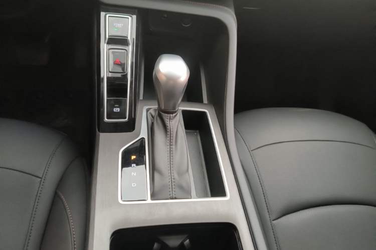 Used Roewe i5 2023 1.5L CVT Luxury Edition Gear Lever