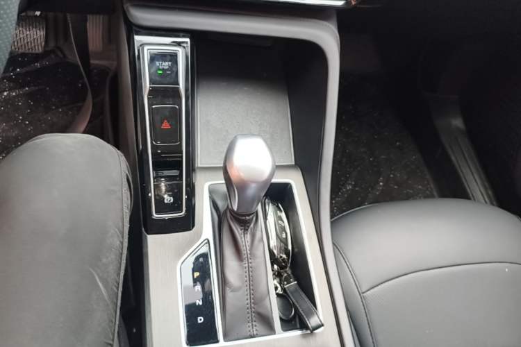 Used Roewe i5 2023 1.5L CVT Luxury Edition Gear Lever