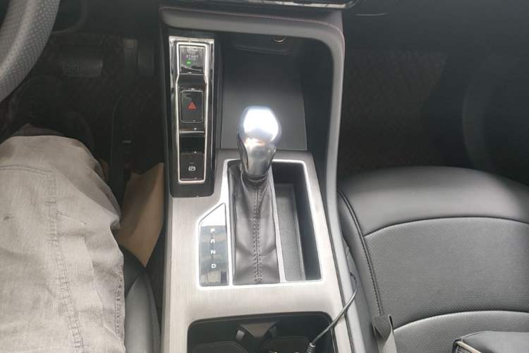 Used Roewe i5 2023 1.5L CVT Luxury Edition Gear Lever