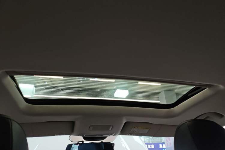 Used Roewe i5 2023 1.5L CVT Luxury Edition Headliner