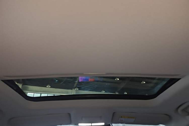 Used Roewe i5 2023 1.5L CVT Flagship Edition Headliner