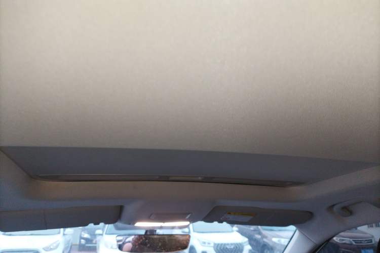 Used Roewe i5 2023 1.5L CVT Luxury Edition Headliner
