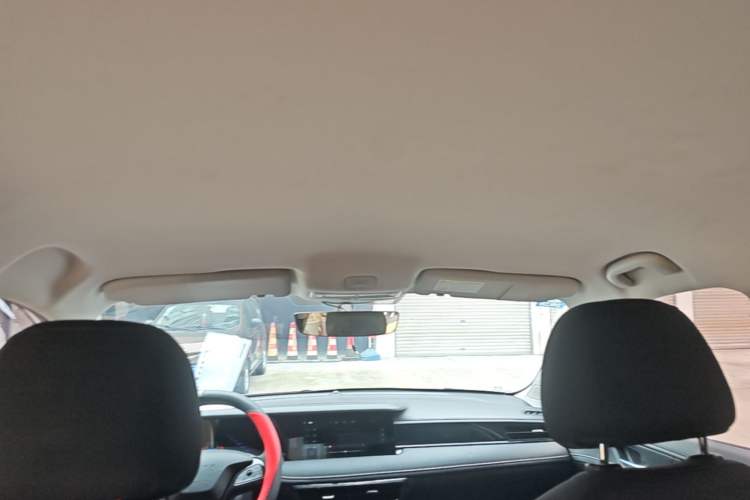 Used Roewe i5 2023 1.5L Manual Comfort Edition Headliner