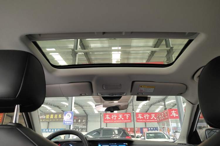 Used Roewe i5 2023 1.5L Manual Excellence Edition Headliner
