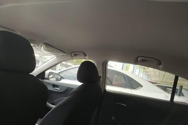 Used Roewe i5 2023 1.5L Manual Comfort Edition Headliner