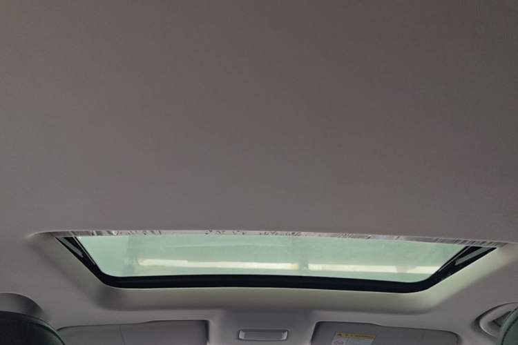 Used Roewe i5 2023 1.5L CVT Luxury Edition Headliner
