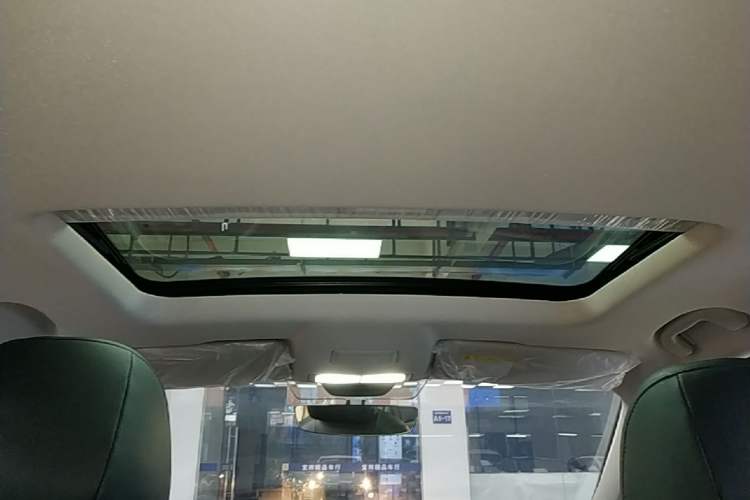 Used Roewe i5 2023 1.5L CVT Luxury Edition Headliner