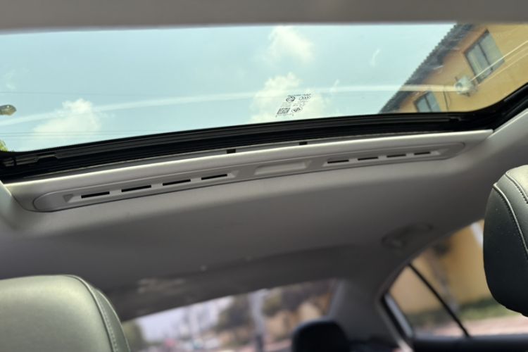 Used Roewe i5 2023 1.5L CVT Luxury Edition Headliner