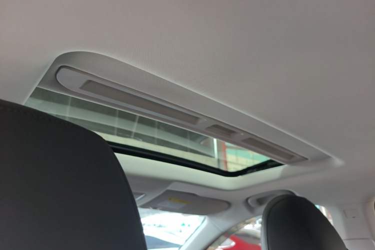 Used Roewe i5 2023 1.5L CVT Luxury Edition Headliner
