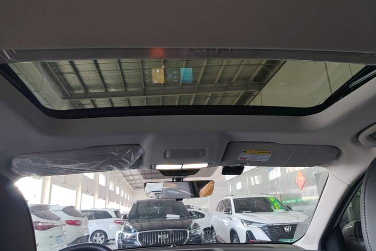 Used Roewe i5 2023 1.5L CVT Luxury Edition Headliner
