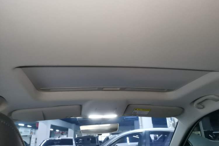 Used Roewe i5 2023 1.5L CVT Luxury Edition Headliner