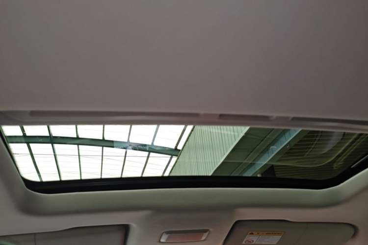 Used Roewe i5 2023 1.5L CVT Luxury Edition Headliner