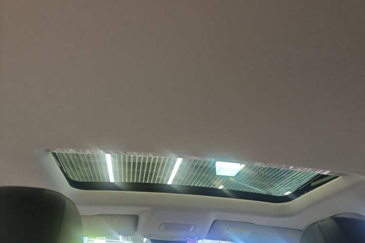 Used Roewe i5 2023 1.5L CVT Luxury Edition Headliner