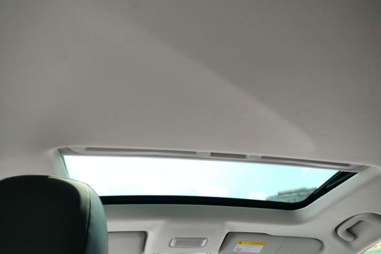 Used Roewe i5 2023 1.5L CVT Luxury Edition Headliner
