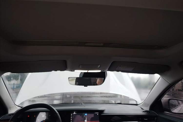 Used Roewe i5 2023 1.5L CVT Flagship Edition Headliner