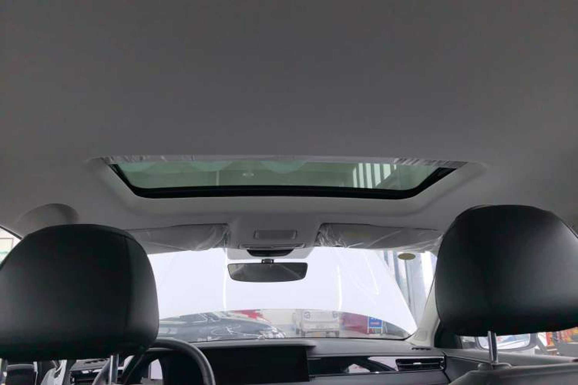 Used Roewe i5 2023 1.5L CVT Luxury Edition Headliner