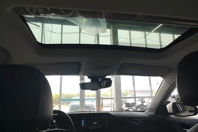 Used Roewe i5 2023 1.5L Manual Excellence Edition Headliner