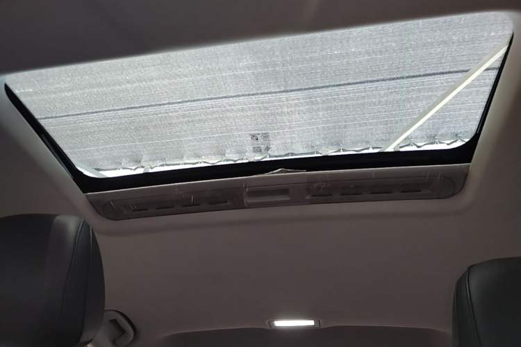 Used Roewe i5 2023 1.5L Manual Excellence Edition Headliner