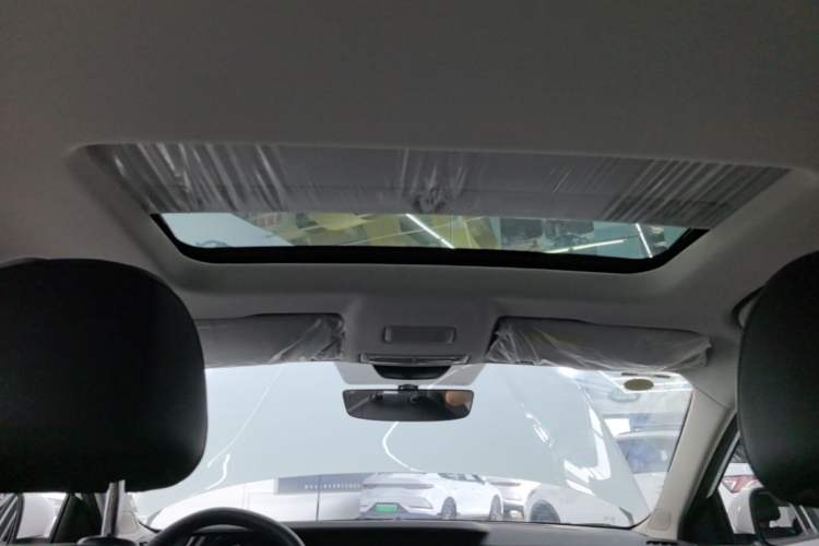Used Roewe i5 2023 1.5L CVT Luxury Edition Headliner