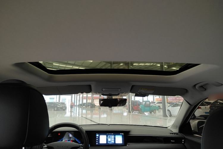 Used Roewe i5 2023 1.5L Manual Excellence Edition Headliner