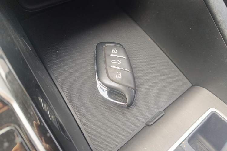 Used Roewe i5 2023 1.5L CVT Luxury Edition Interior 1