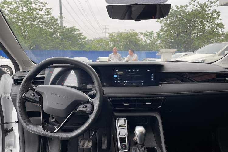 Used Roewe i5 2023 1.5L CVT Luxury Edition Interior 1