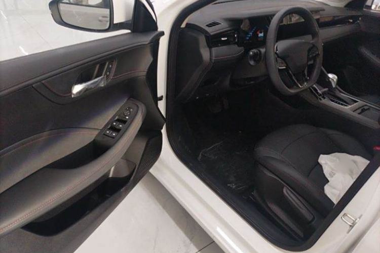 Used Roewe i5 2023 1.5L CVT Luxury Edition Interior 1