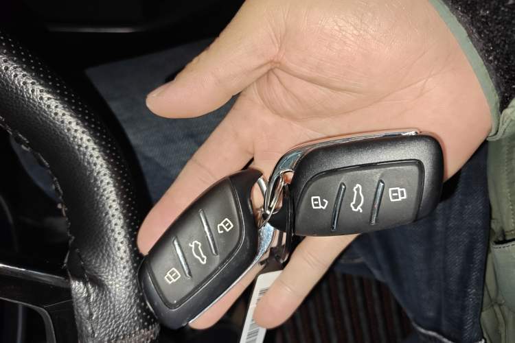 Used Roewe i5 2023 1.5L Manual Comfort Edition Interior 1