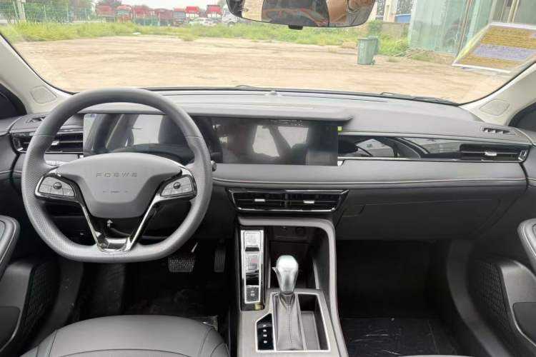 Used Roewe i5 2023 1.5L CVT Luxury Edition Interior 1