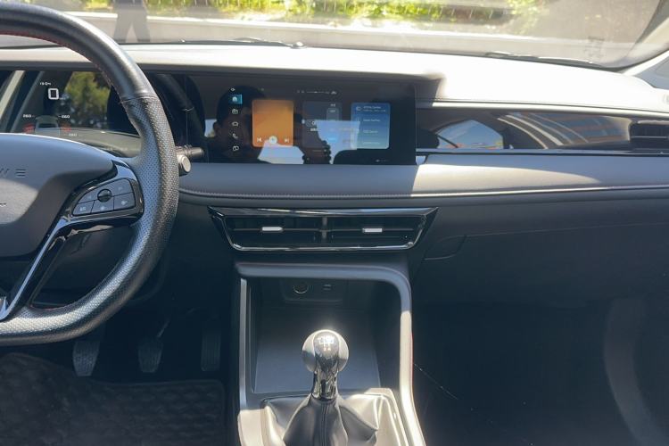 Used Roewe i5 2023 1.5L Manual Comfort Edition Interior 2