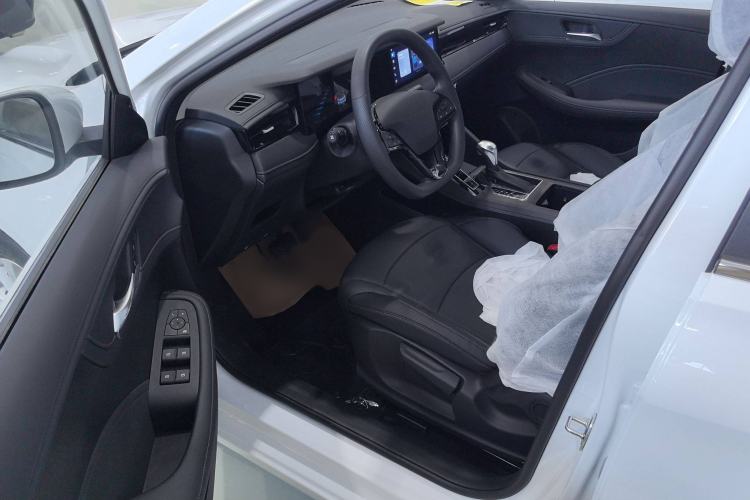 Used Roewe i5 2023 1.5L CVT Luxury Edition Interior 2