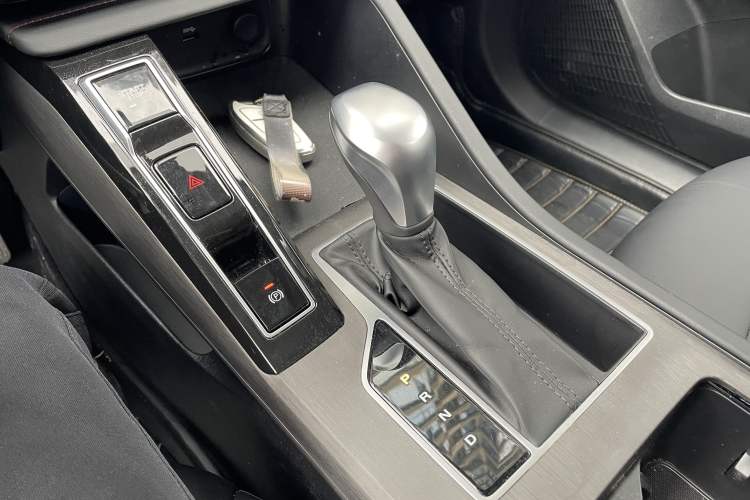 Used Roewe i5 2023 1.5L CVT Luxury Edition Interior 2