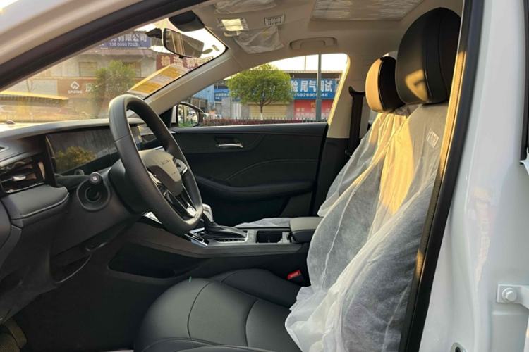 Used Roewe i5 2023 1.5L CVT Luxury Edition Interior 2