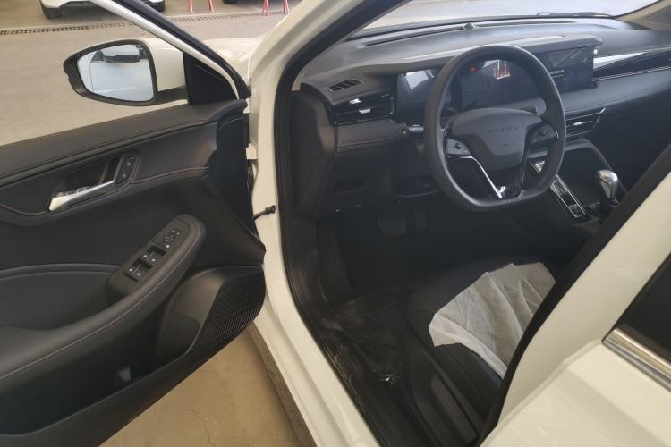 Used Roewe i5 2023 1.5L CVT Luxury Edition Interior 2