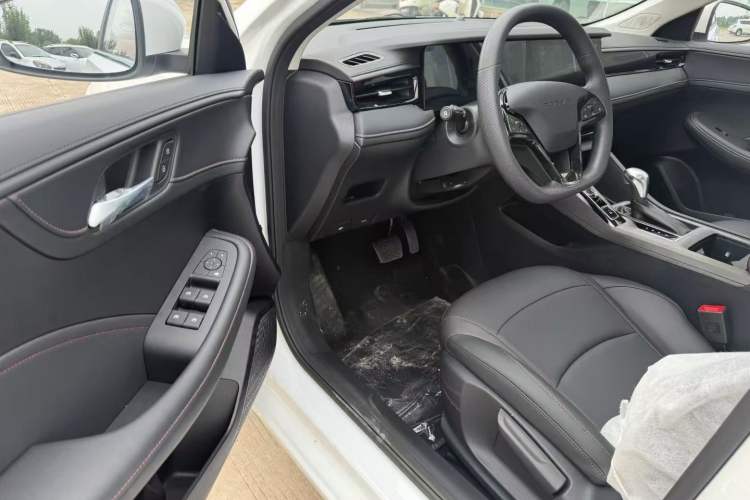 Used Roewe i5 2023 1.5L CVT Luxury Edition Interior 2