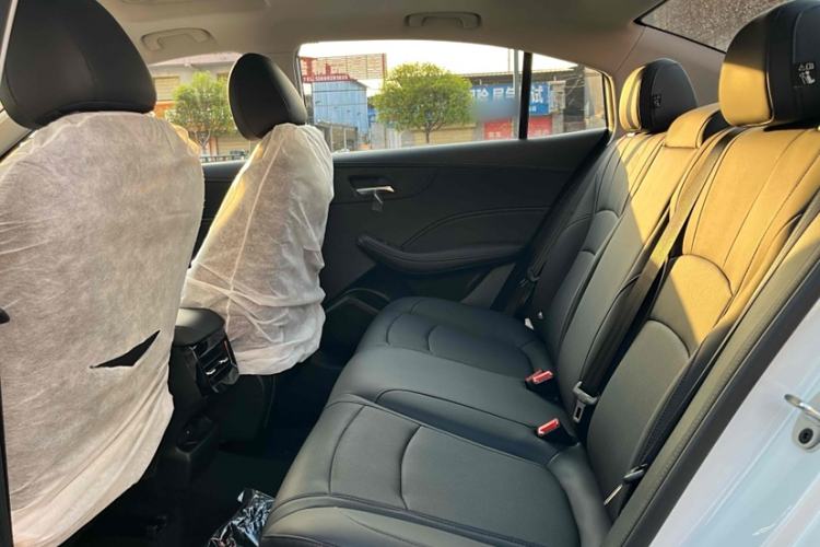 Used Roewe i5 2023 1.5L CVT Luxury Edition Interior 3