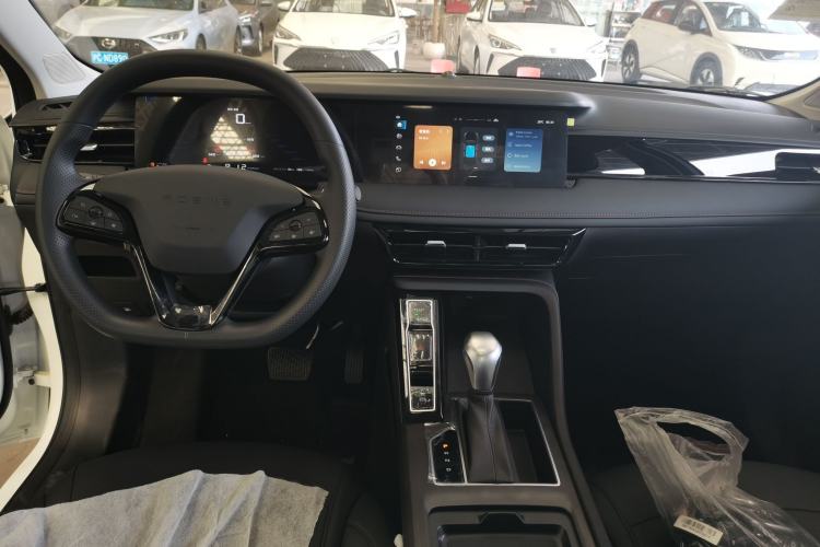 Used Roewe i5 2023 1.5L CVT Luxury Edition Interior 3