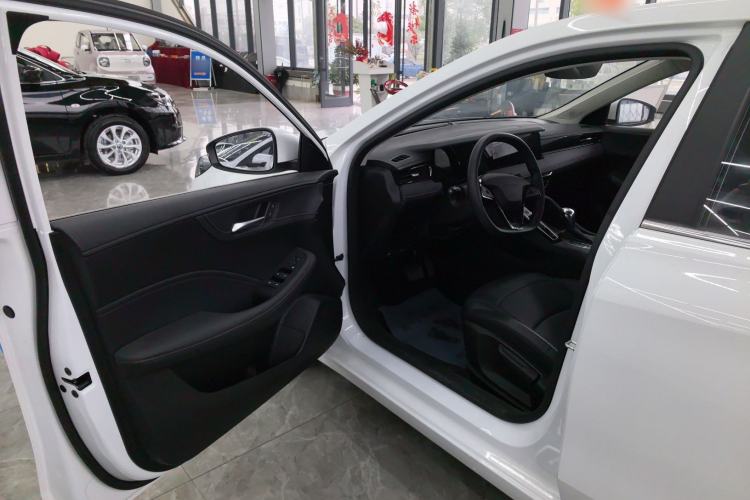 Used Roewe i5 2023 1.5L CVT Luxury Edition Interior 3
