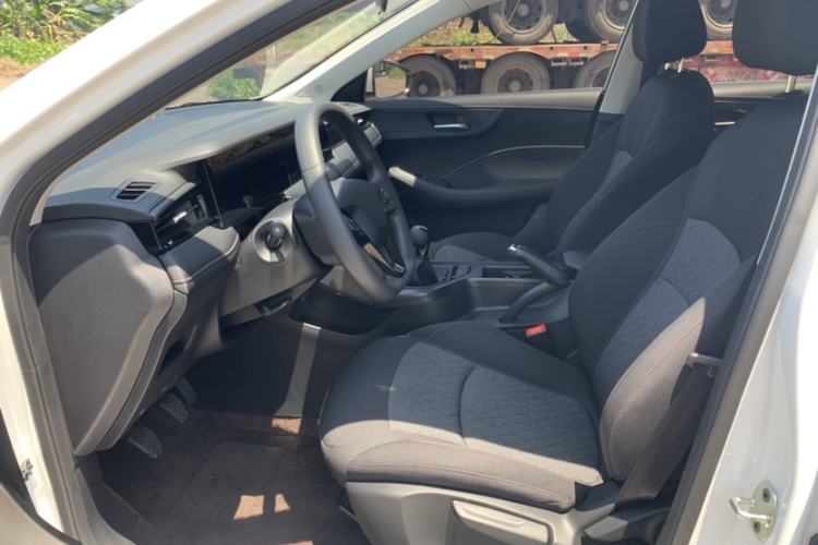 Used Roewe i5 2023 1.5L Manual Comfort Edition Interior 3