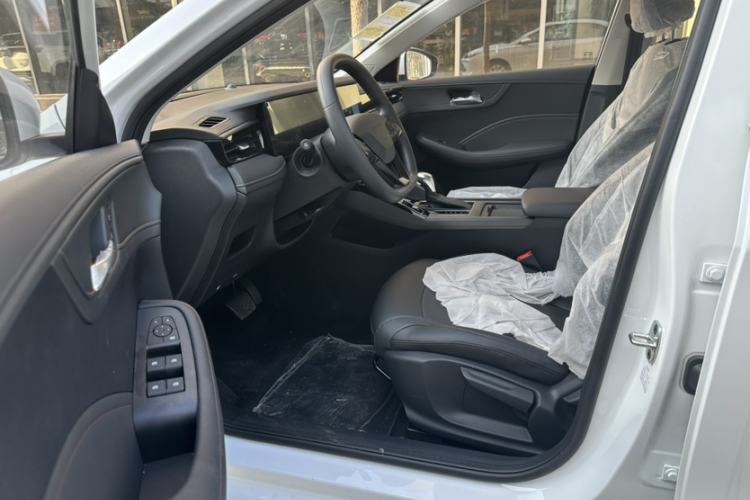 Used Roewe i5 2023 1.5L CVT Luxury Edition Interior 4