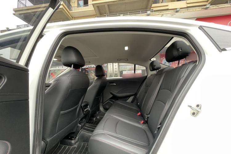 Used Roewe i5 2023 1.5L CVT Luxury Edition Interior 4